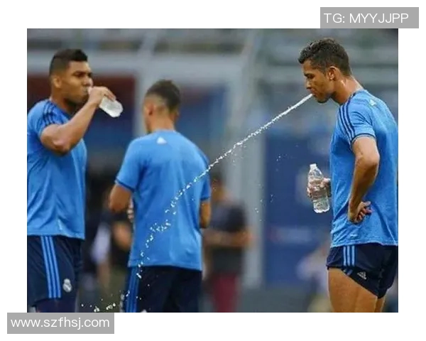 足球明星的饮料选择揭秘他们的健康与表现之道